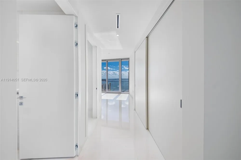 300 Biscayne Boulevard Way #3506W Miami, FL 33131