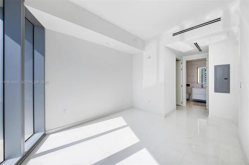 300 Biscayne Boulevard Way #3506W Miami, FL 33131