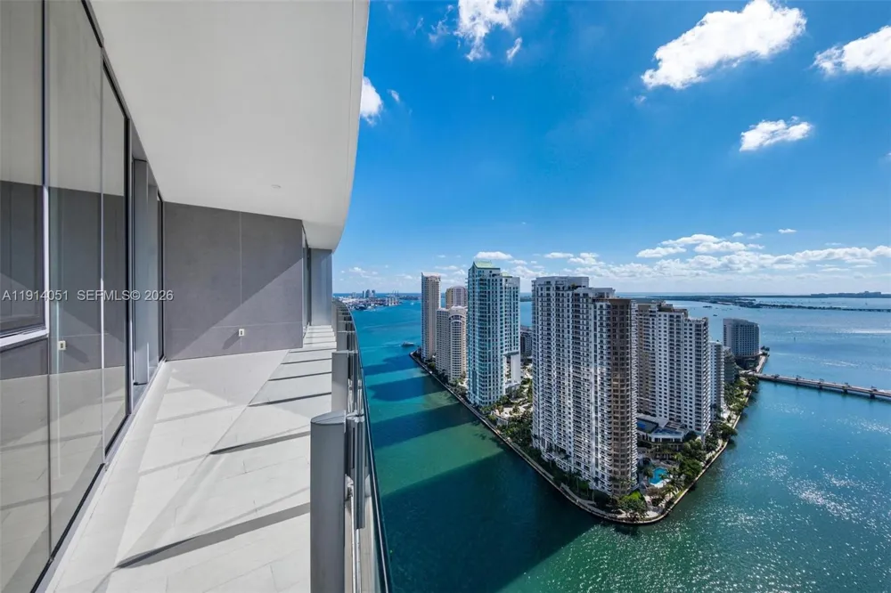 300 Biscayne Boulevard Way #3506W Miami, FL 33131