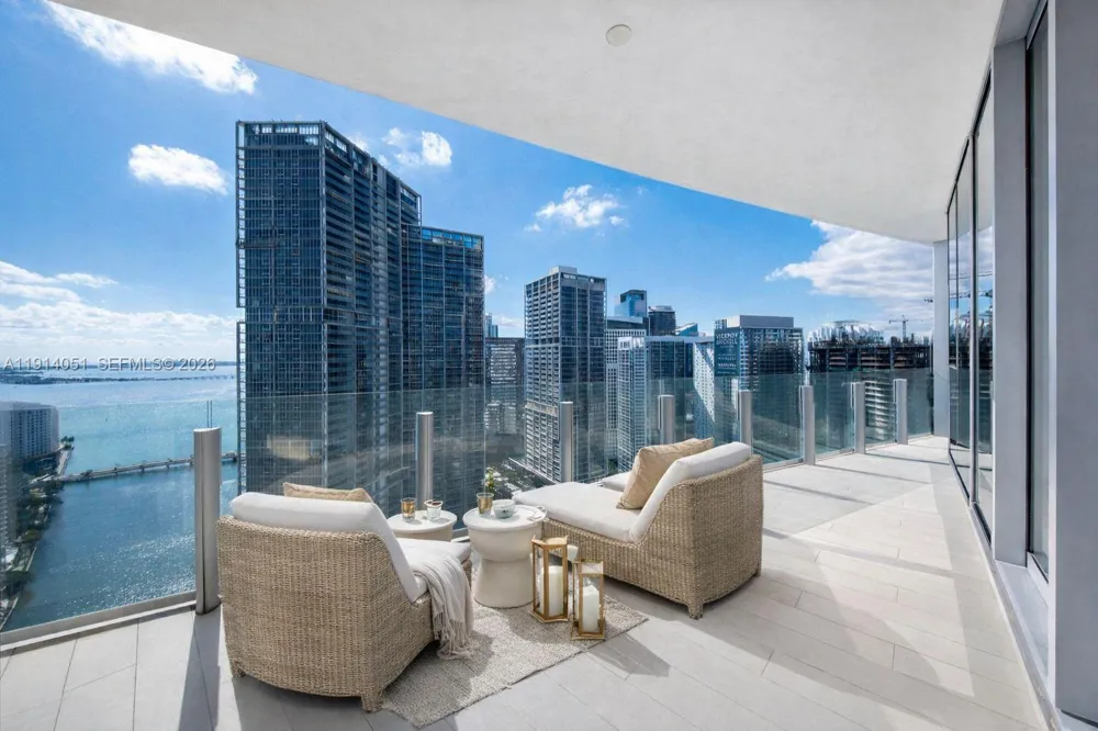 300 Biscayne Boulevard Way #3506W Miami, FL 33131