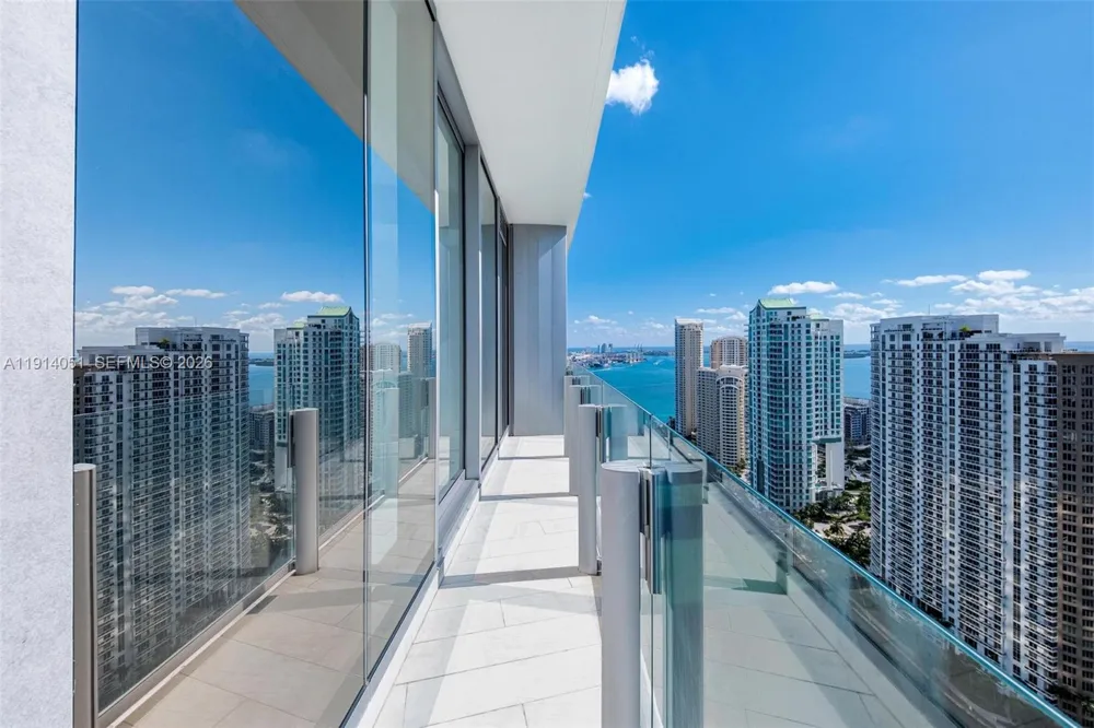300 Biscayne Boulevard Way #3506W Miami, FL 33131