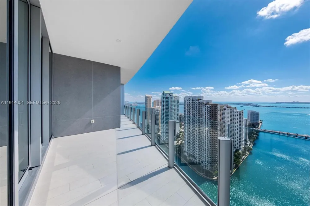 300 Biscayne Boulevard Way #3506W Miami, FL 33131