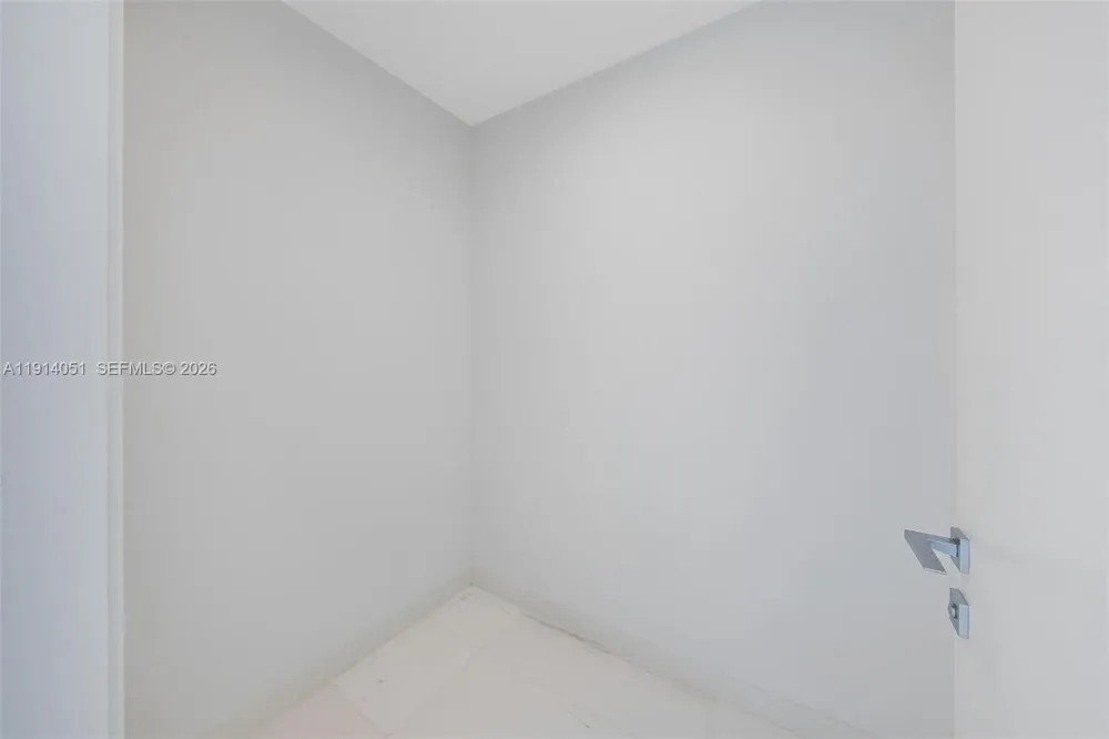 300 Biscayne Boulevard Way #3506W Miami, FL 33131