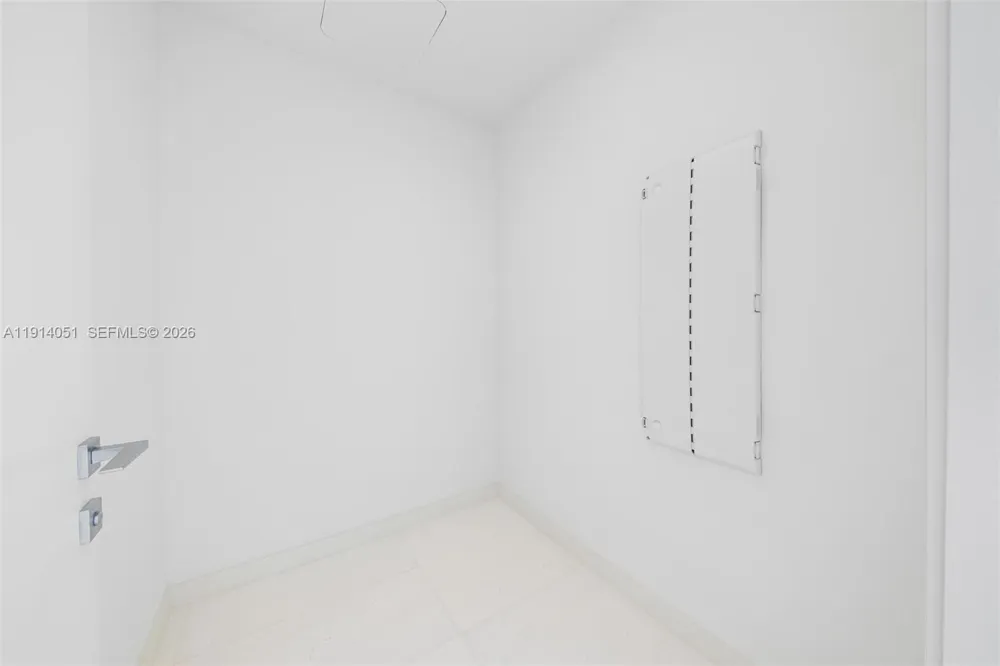 300 Biscayne Boulevard Way #3506W Miami, FL 33131