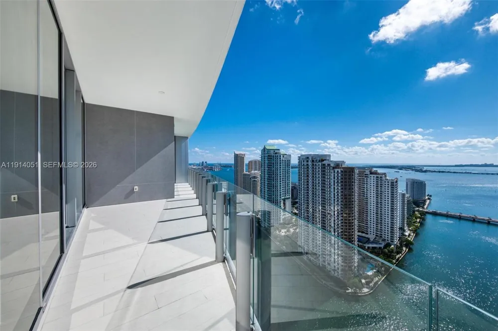 300 Biscayne Boulevard Way #3506W Miami, FL 33131