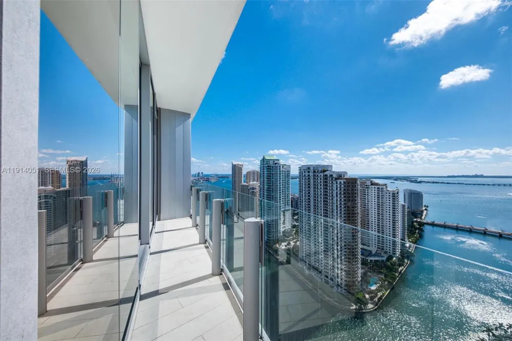 300 Biscayne Boulevard Way #3506W Miami, FL 33131