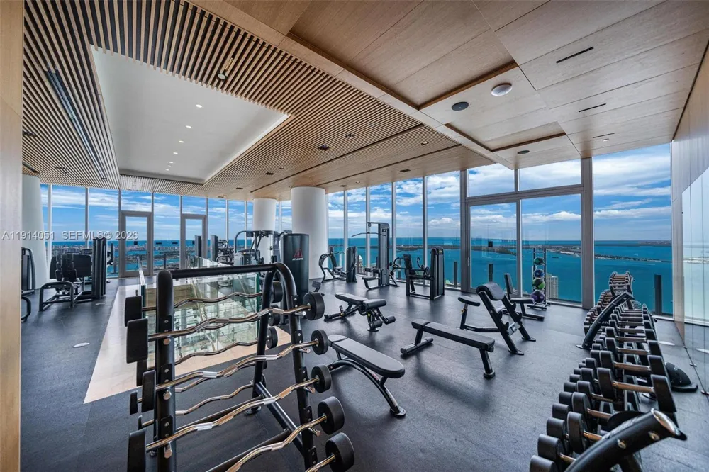 300 Biscayne Boulevard Way #3506W Miami, FL 33131