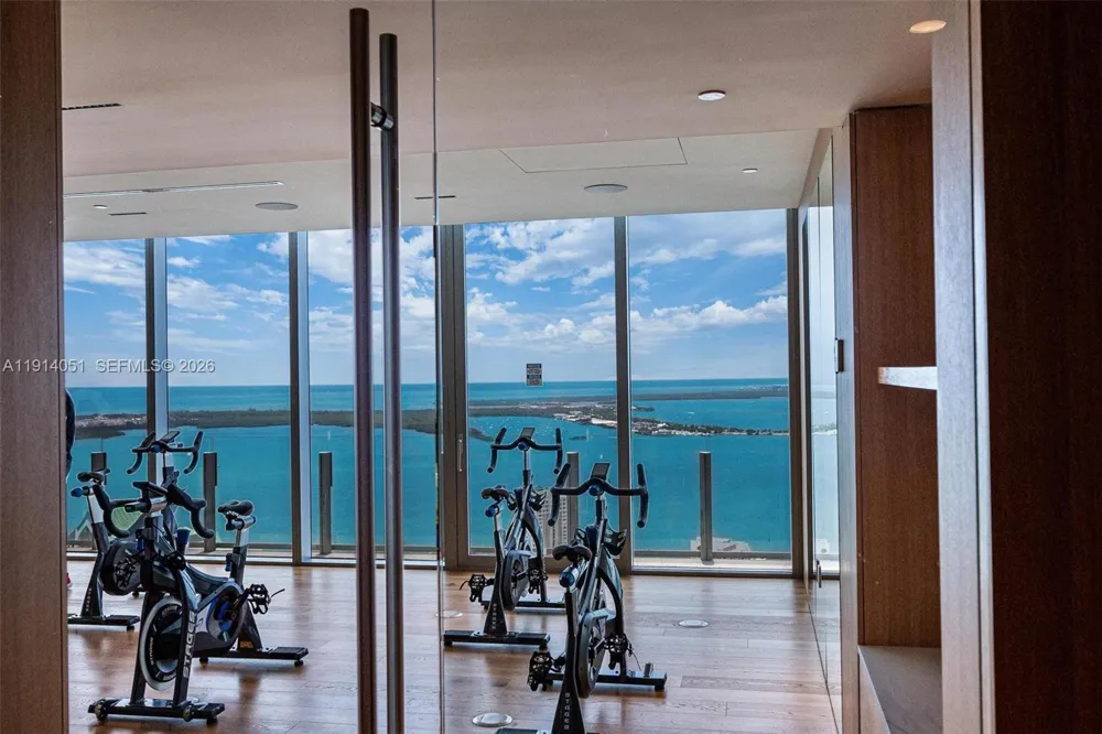 300 Biscayne Boulevard Way #3506W Miami, FL 33131