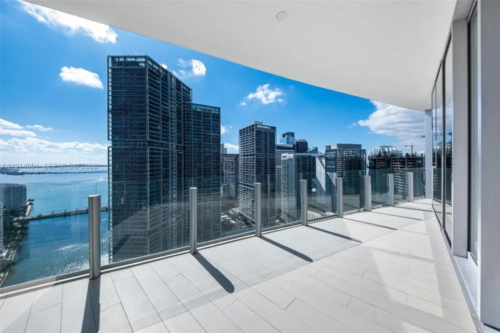 300 Biscayne Boulevard Way #3506W Miami, FL 33131