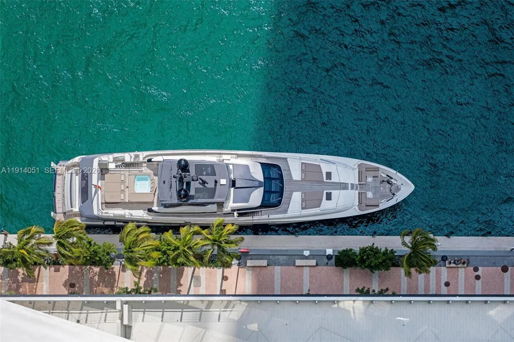300 Biscayne Boulevard Way #3506W Miami, FL 33131