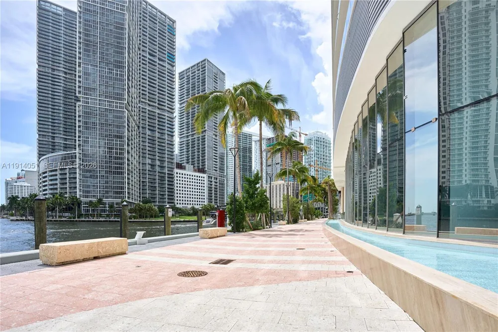 300 Biscayne Boulevard Way #3506W Miami, FL 33131