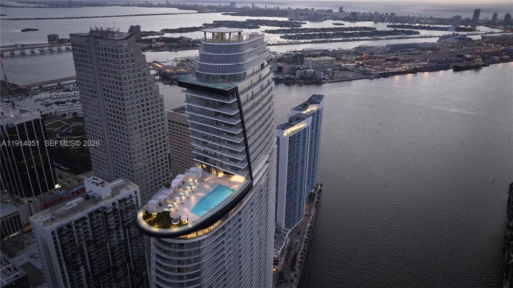 300 Biscayne Boulevard Way #3506W Miami, FL 33131
