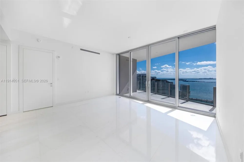 300 Biscayne Boulevard Way #3506W Miami, FL 33131