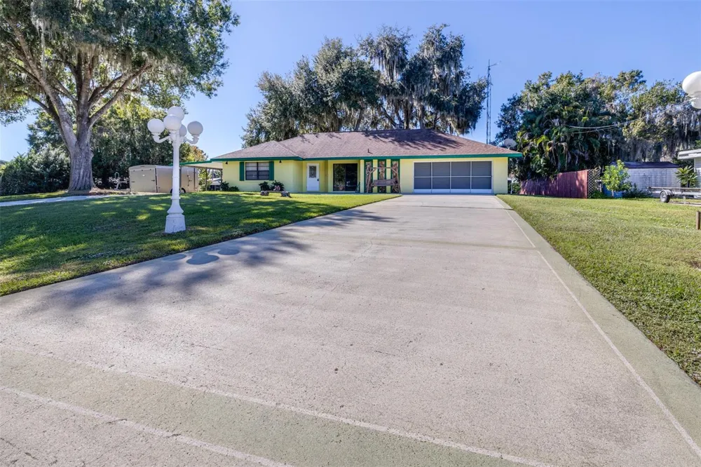 623 RACOON LANE Lorida, FL 33857