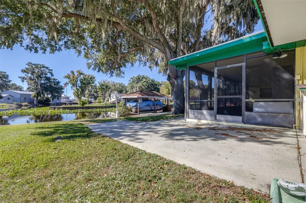 623 RACOON LANE Lorida, FL 33857