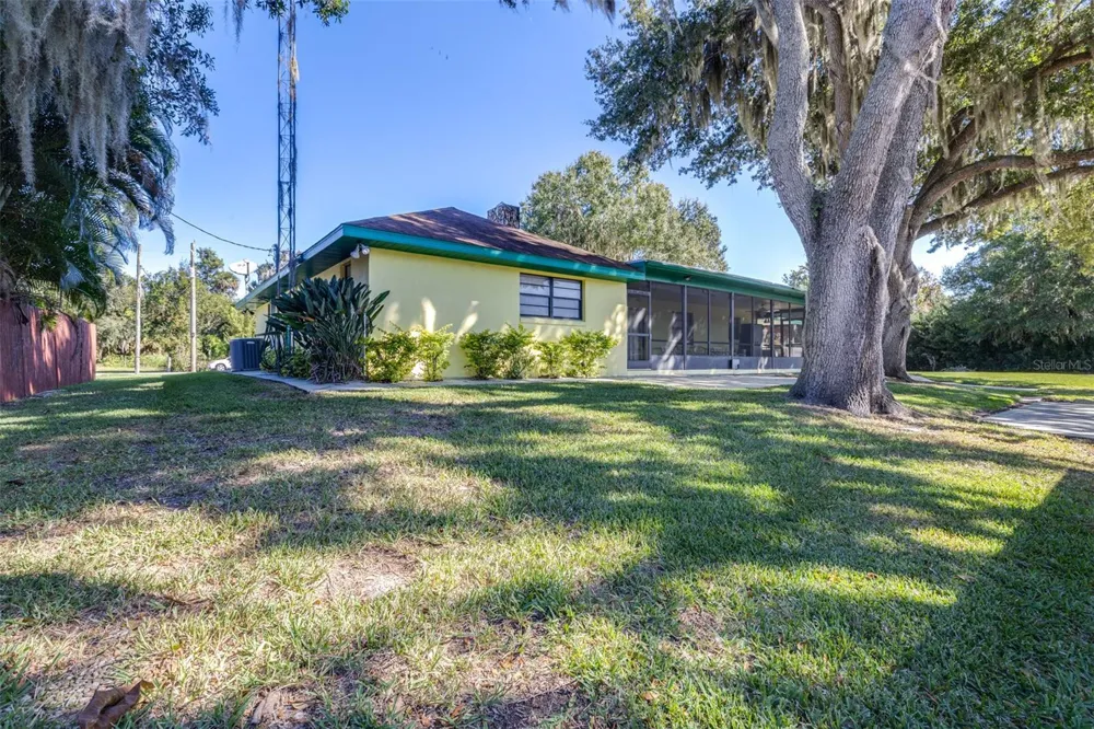 623 RACOON LANE Lorida, FL 33857
