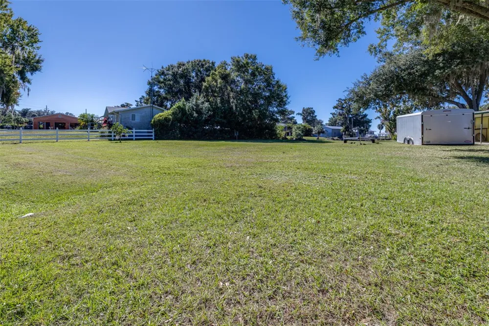 623 RACOON LANE Lorida, FL 33857