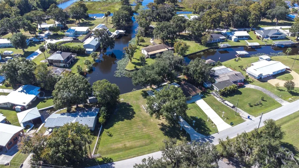 623 RACOON LANE Lorida, FL 33857