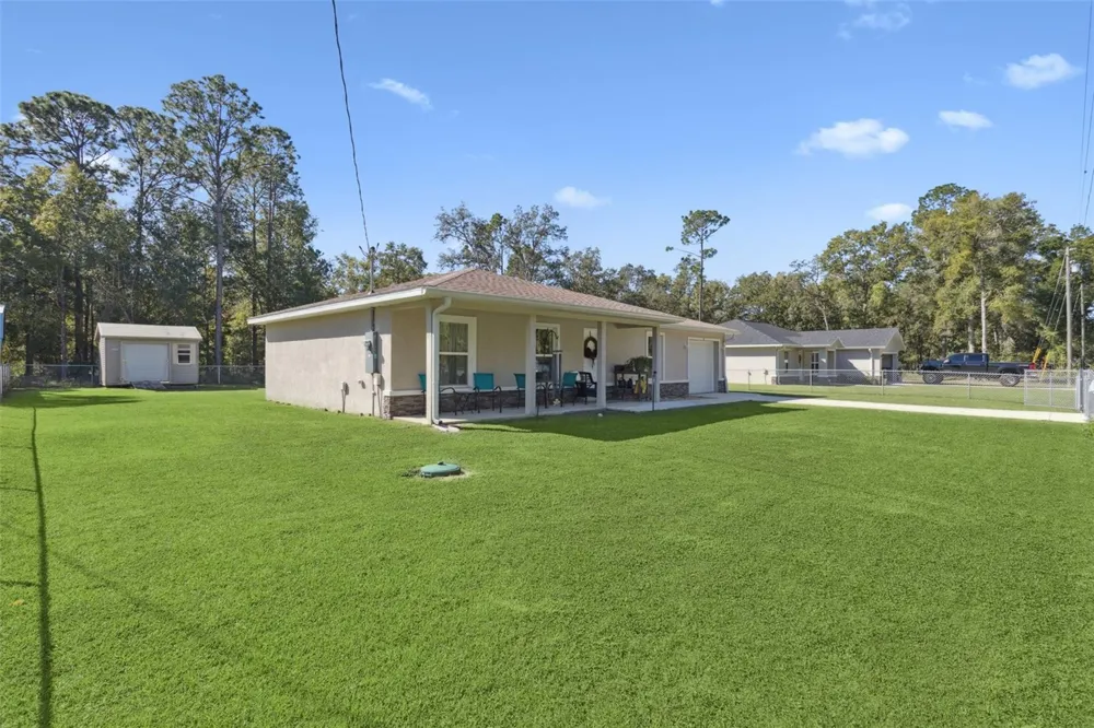 61 GUAVA TRAIL Ocklawaha, FL 32179