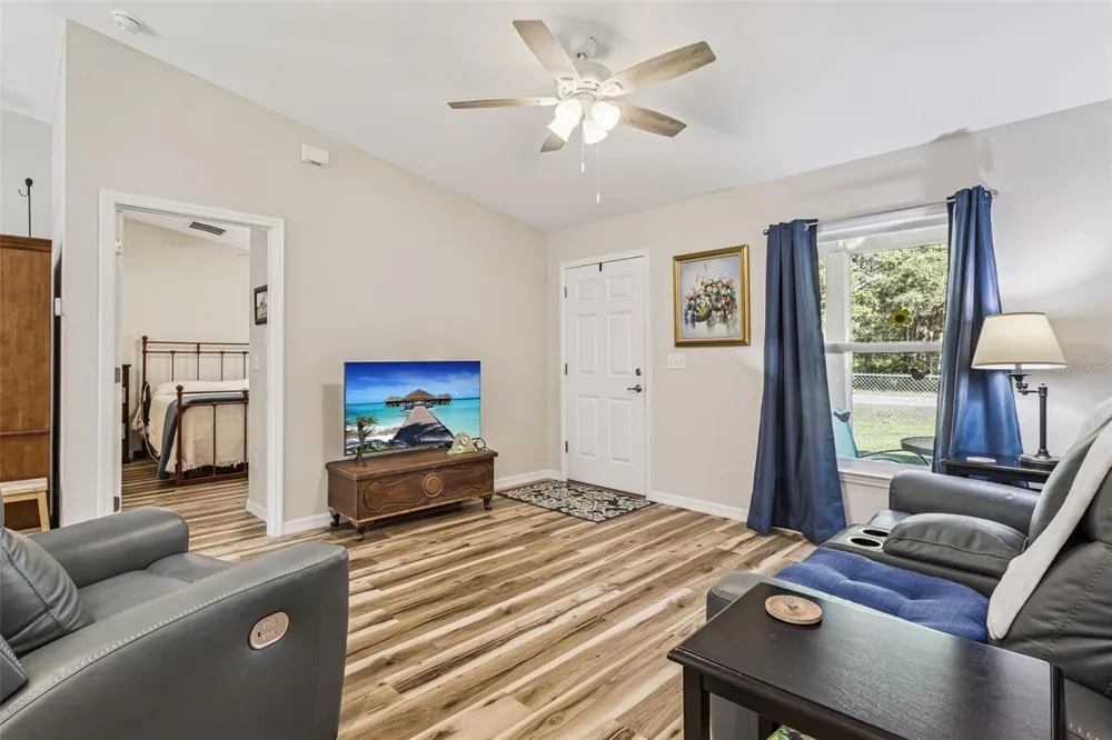 61 GUAVA TRAIL Ocklawaha, FL 32179
