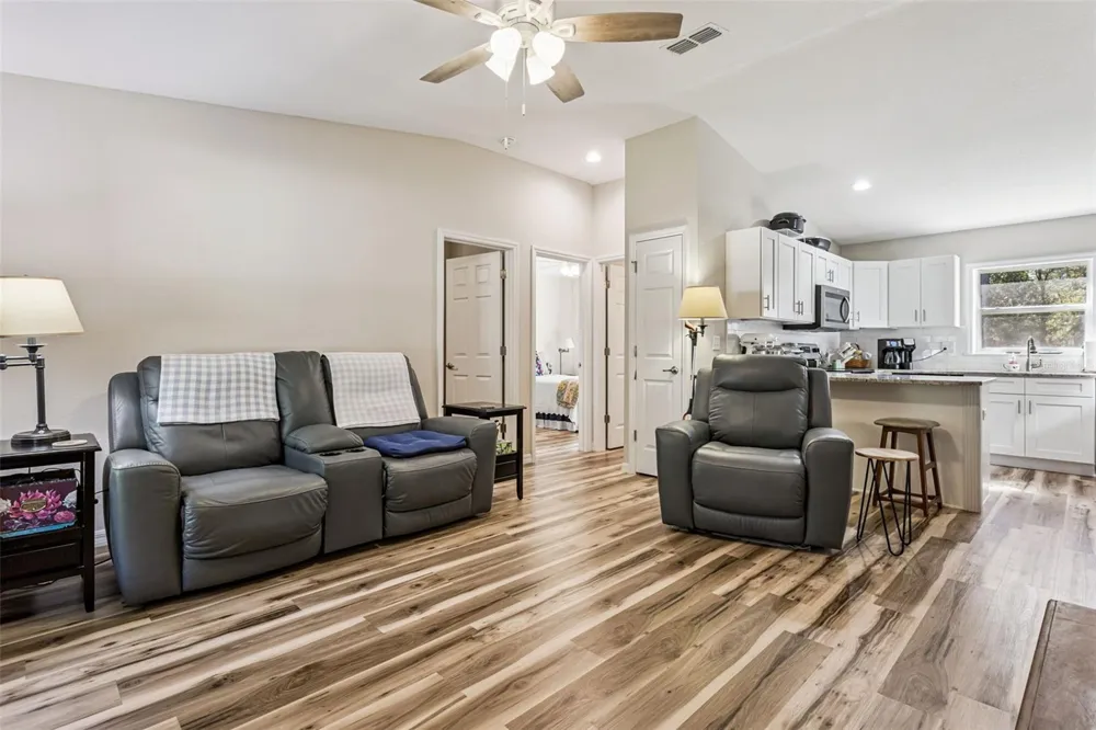 61 GUAVA TRAIL Ocklawaha, FL 32179