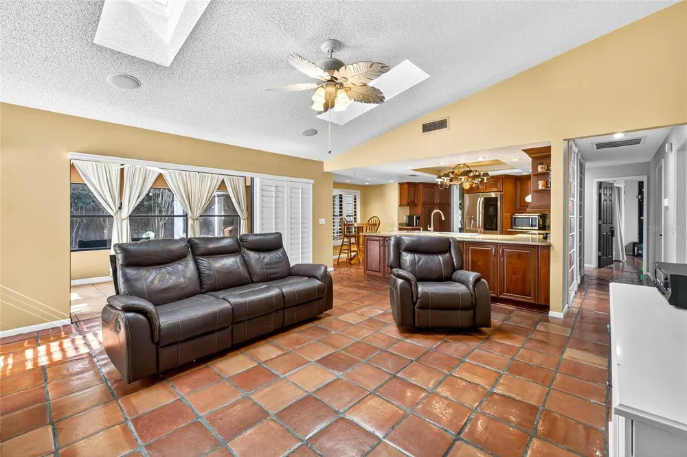 2835 HAMMOCK DRIVE Plant City, FL 33566