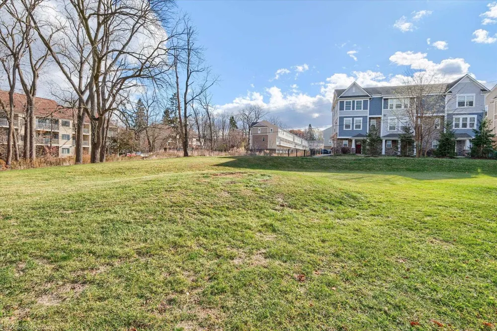 660 Flint Road Brighton City, MI 48116