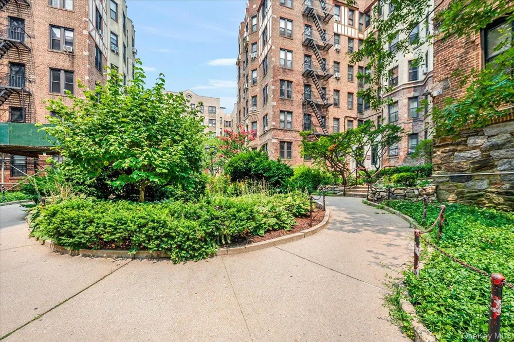 758 Brady #214 Bronx, NY 10462