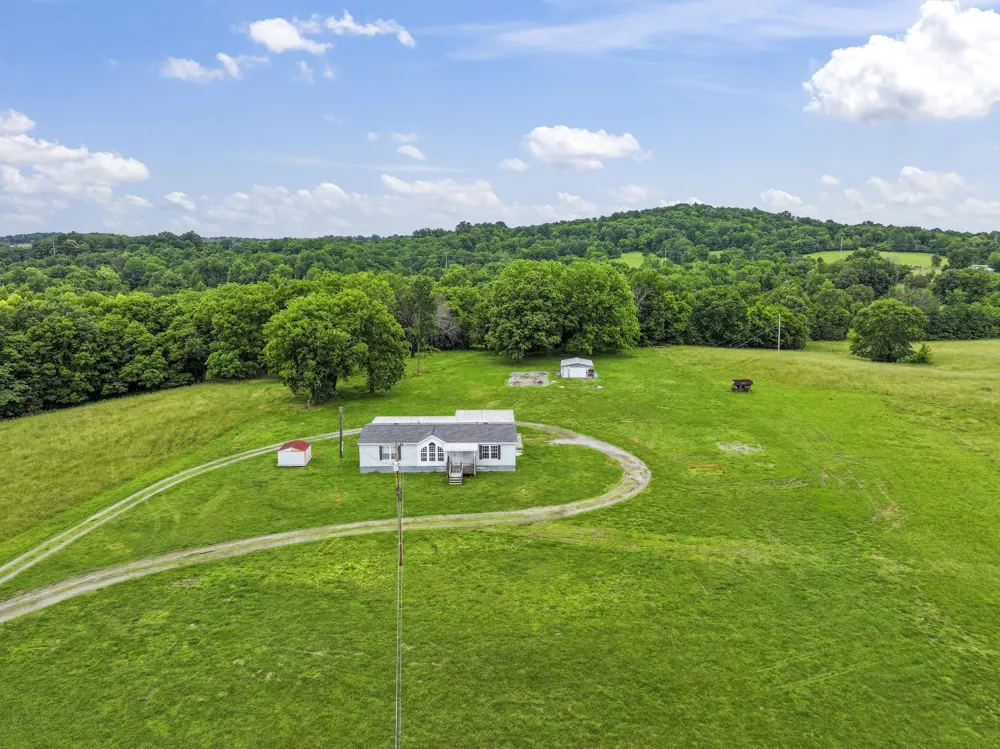 439 Philippi Road Wartrace, TN 37183