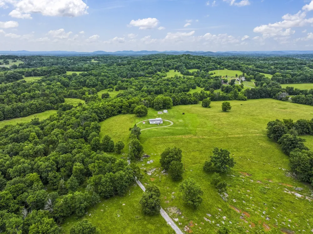 439 Philippi Road Wartrace, TN 37183