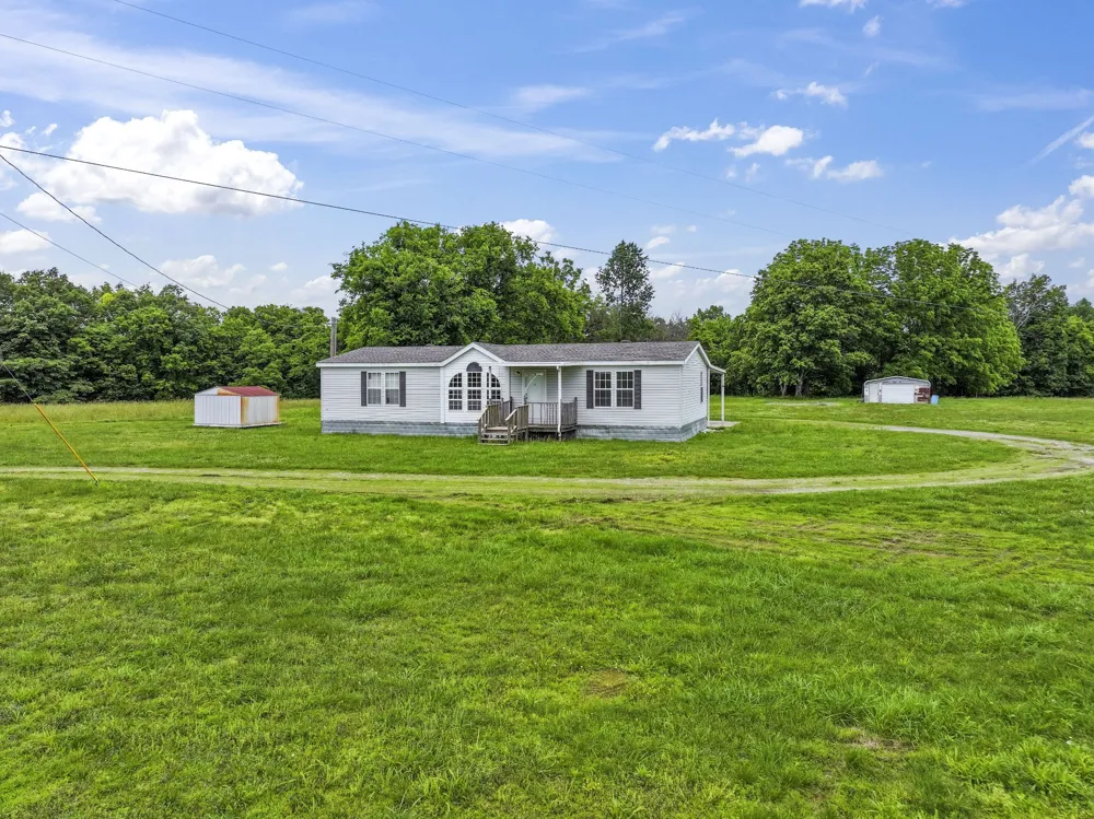 439 Philippi Road Wartrace, TN 37183