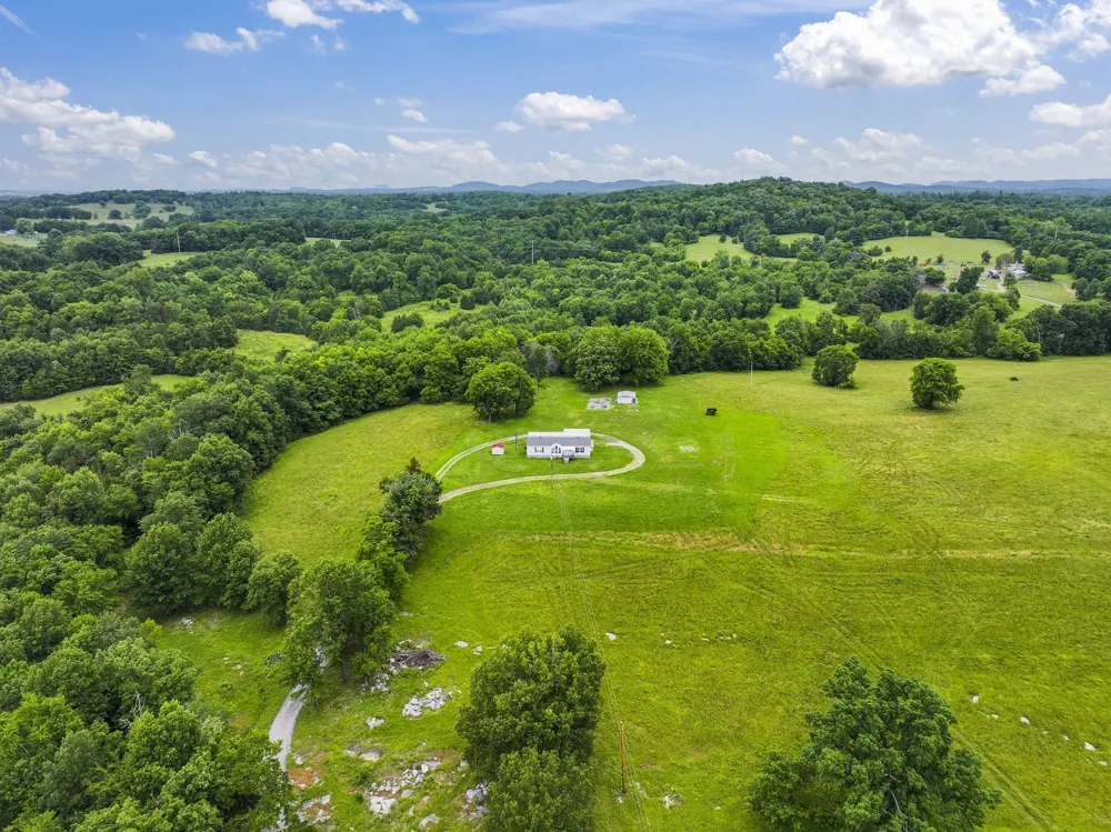439 Philippi Road Wartrace, TN 37183