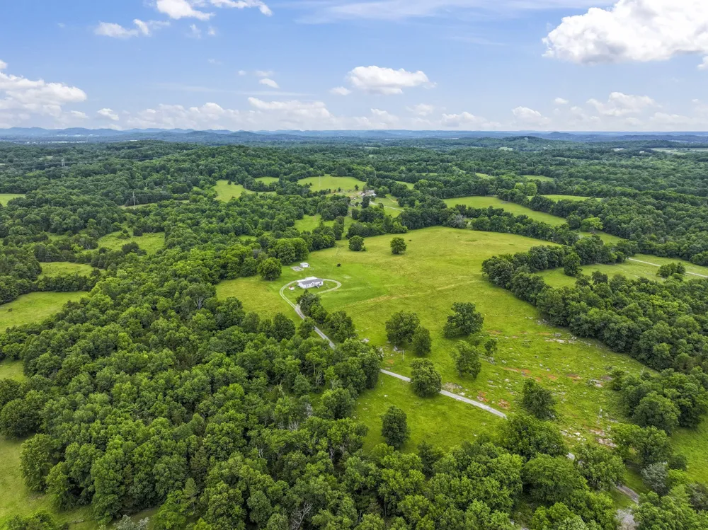 439 Philippi Road Wartrace, TN 37183