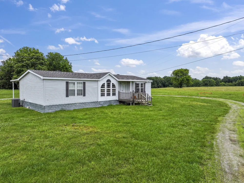 439 Philippi Road Wartrace, TN 37183