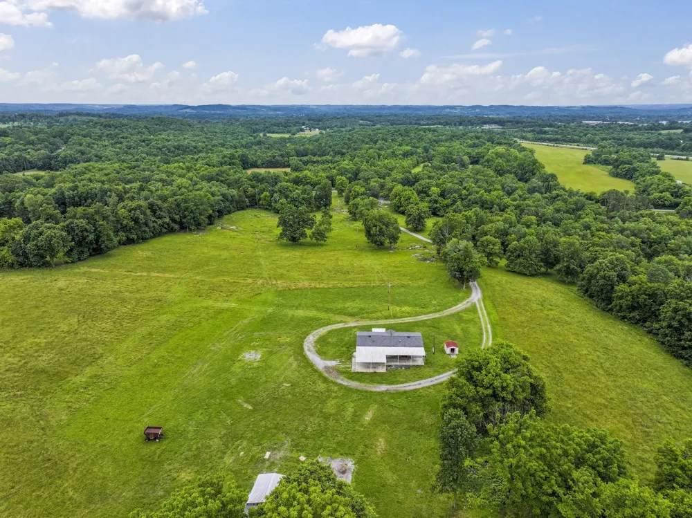 439 Philippi Road Wartrace, TN 37183