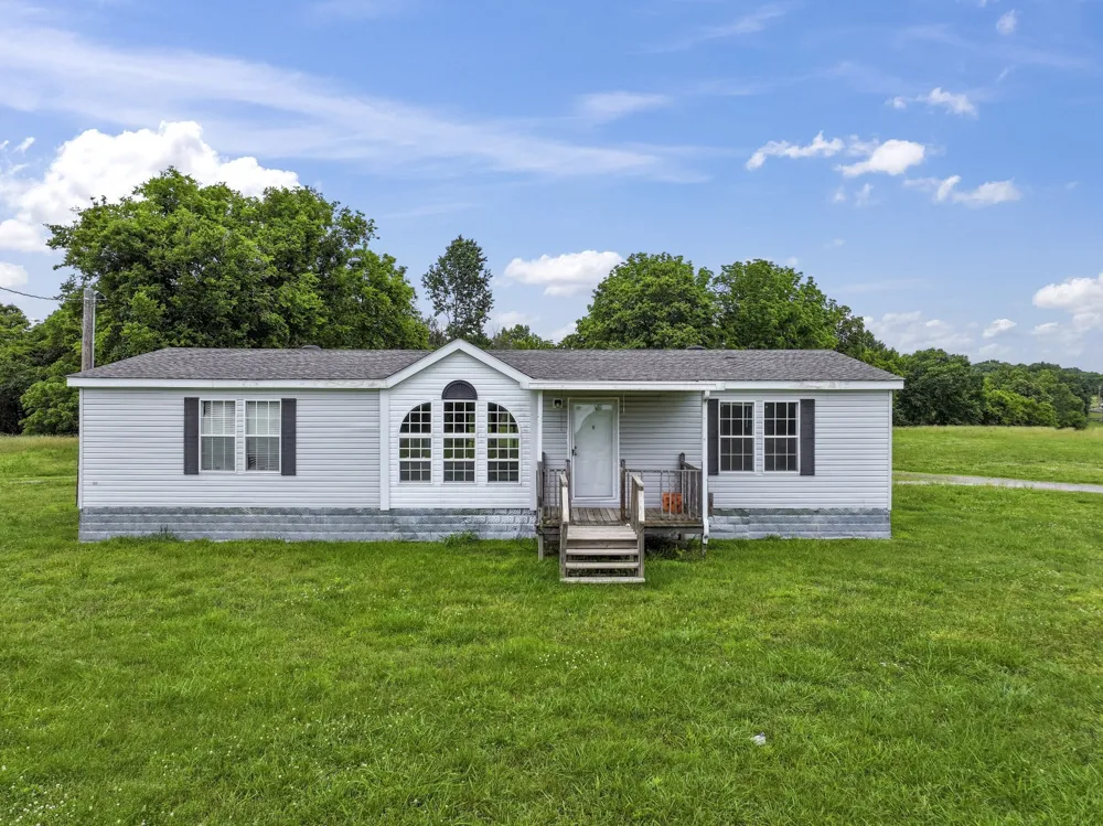 439 Philippi Road Wartrace, TN 37183