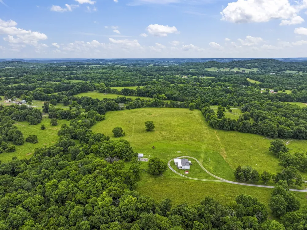 439 Philippi Road Wartrace, TN 37183