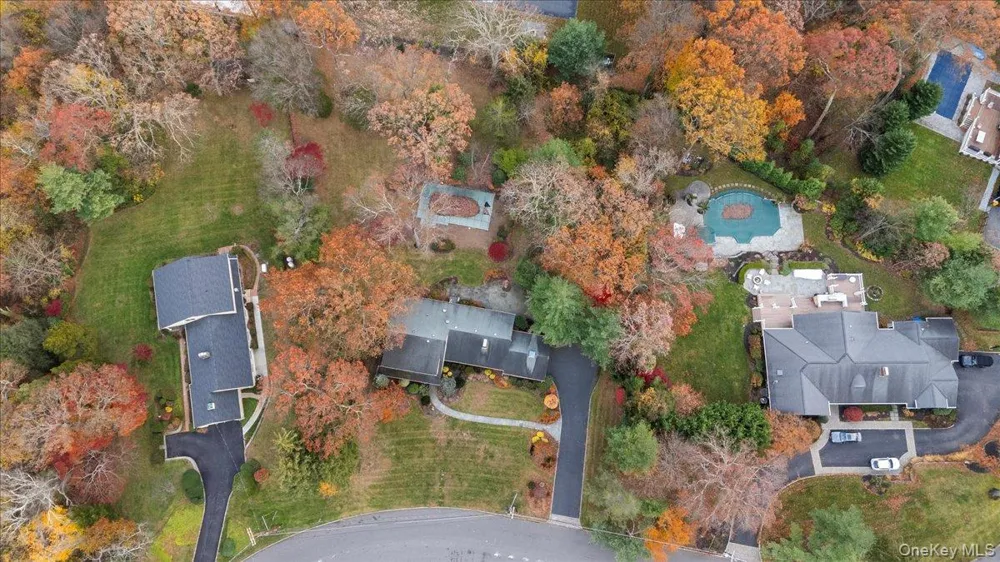 7 The Rise Woodbury, NY 11797