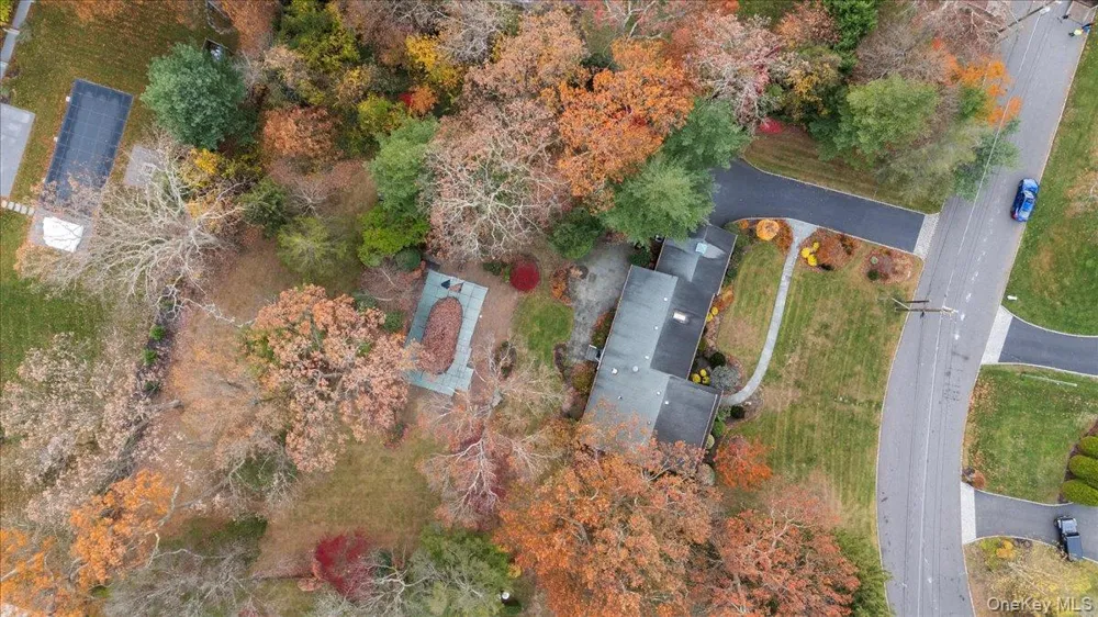 7 The Rise Woodbury, NY 11797