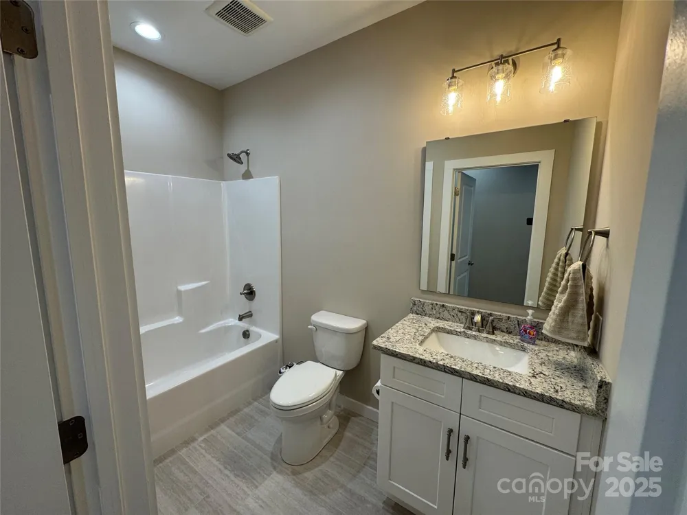 2822 15th Avenue Place SE Hickory, NC 28602