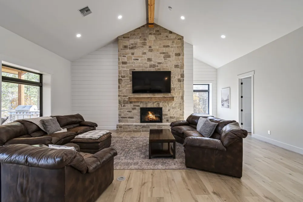 202 Ravenridge Rd Summertown, TN 38483
