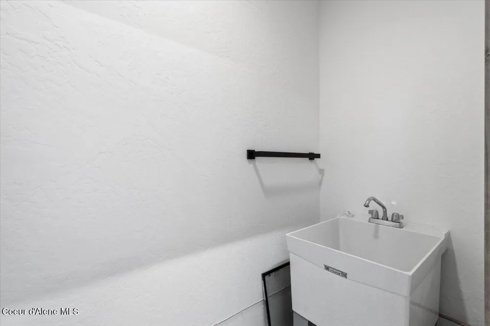 99 Carbonate Lane Oldtown, ID 83822