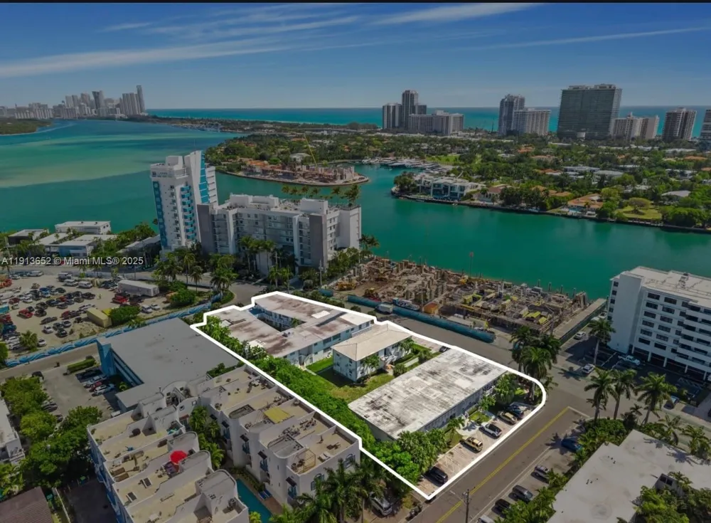 10190 E Bay Harbor Dr #13 Bay Harbor Islands, FL 33154