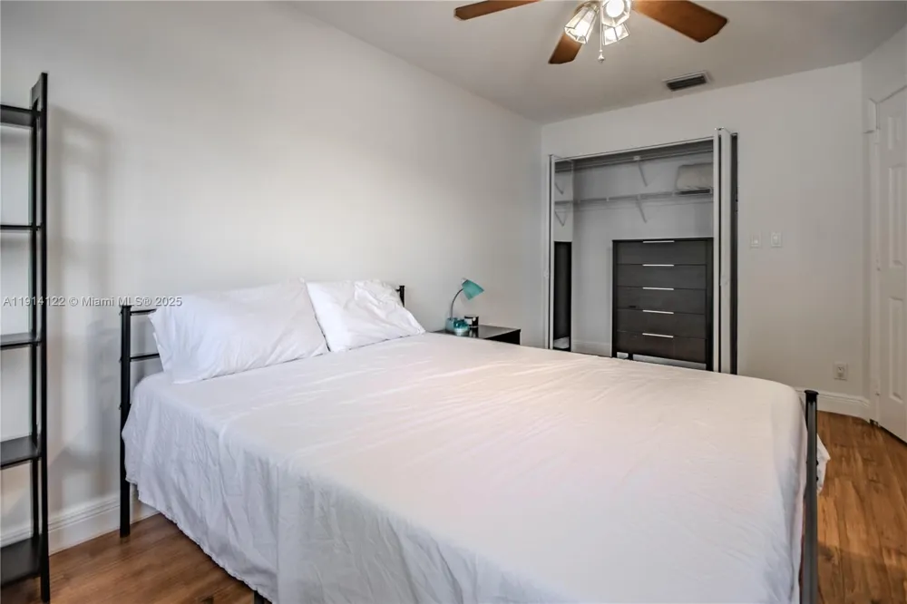 7652 S Pinewalk Dr S #139 Margate, FL 33063