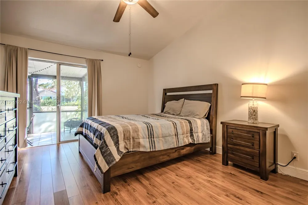 7652 S Pinewalk Dr S #139 Margate, FL 33063