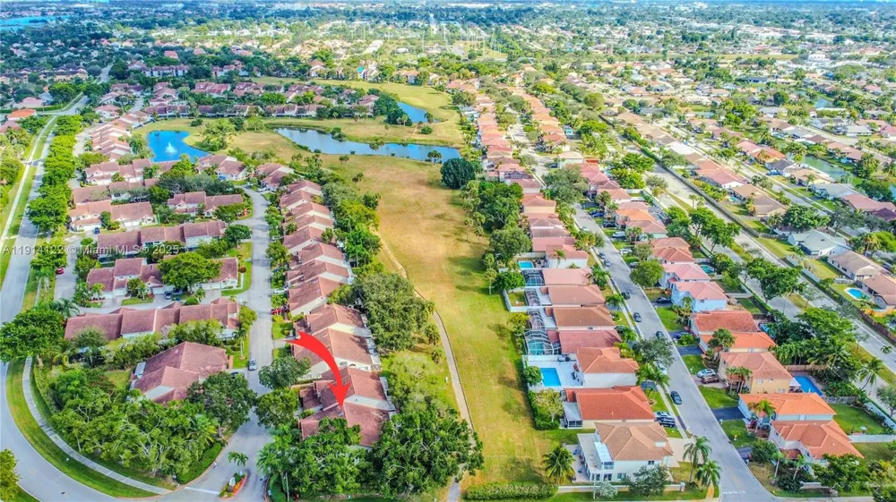 7652 S Pinewalk Dr S #139 Margate, FL 33063