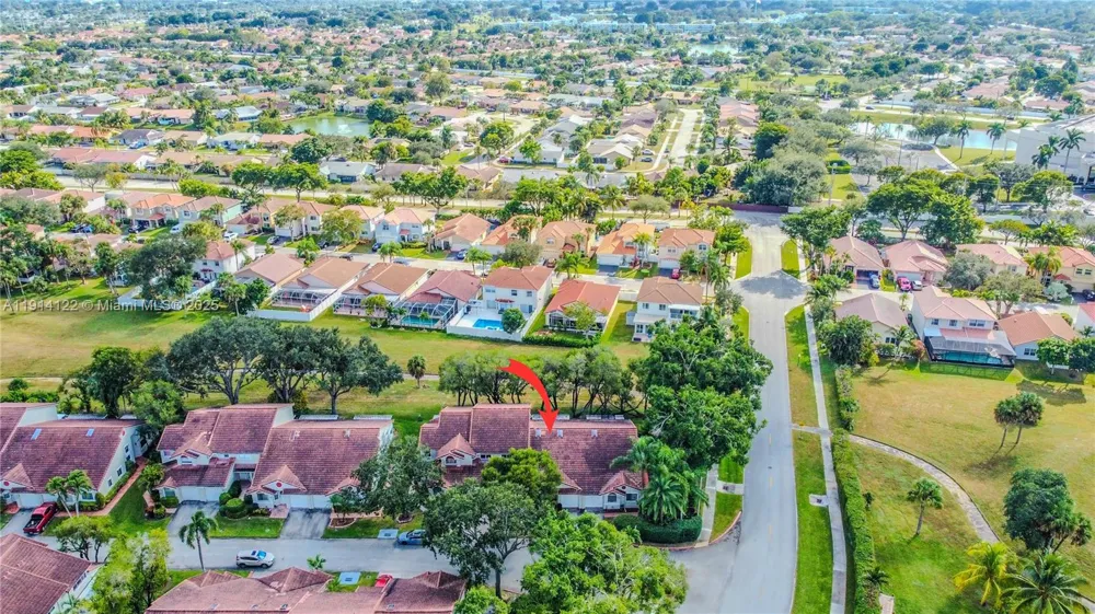 7652 S Pinewalk Dr S #139 Margate, FL 33063