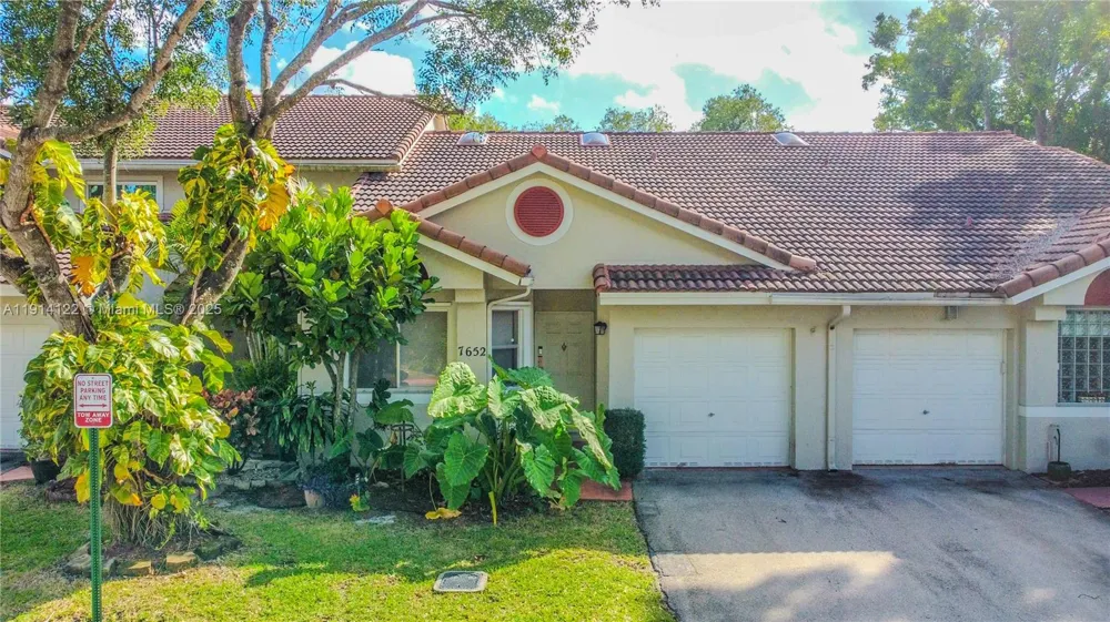 7652 S Pinewalk Dr S #139 Margate, FL 33063