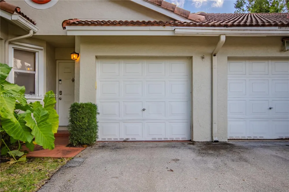 7652 S Pinewalk Dr S #139 Margate, FL 33063