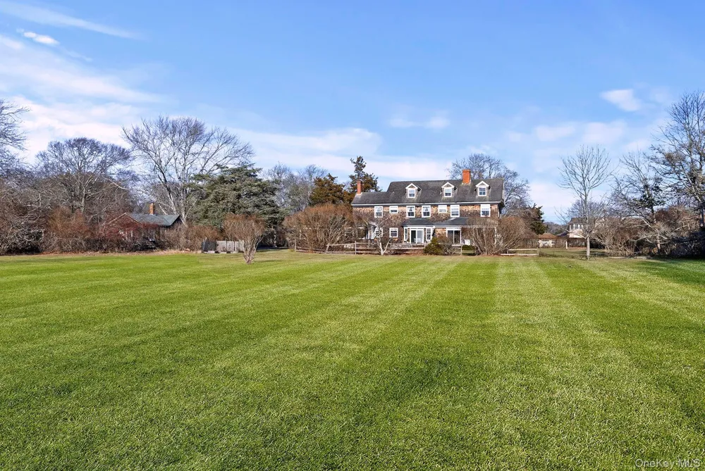 11 Shinnecock Road Quogue, NY 11959